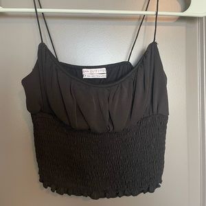 URBAN OUTFITTERS CROPPED RUCHED TANK